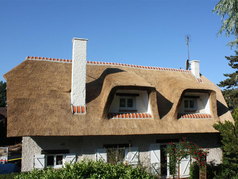 Rénovation de toiture en chaume Versailles